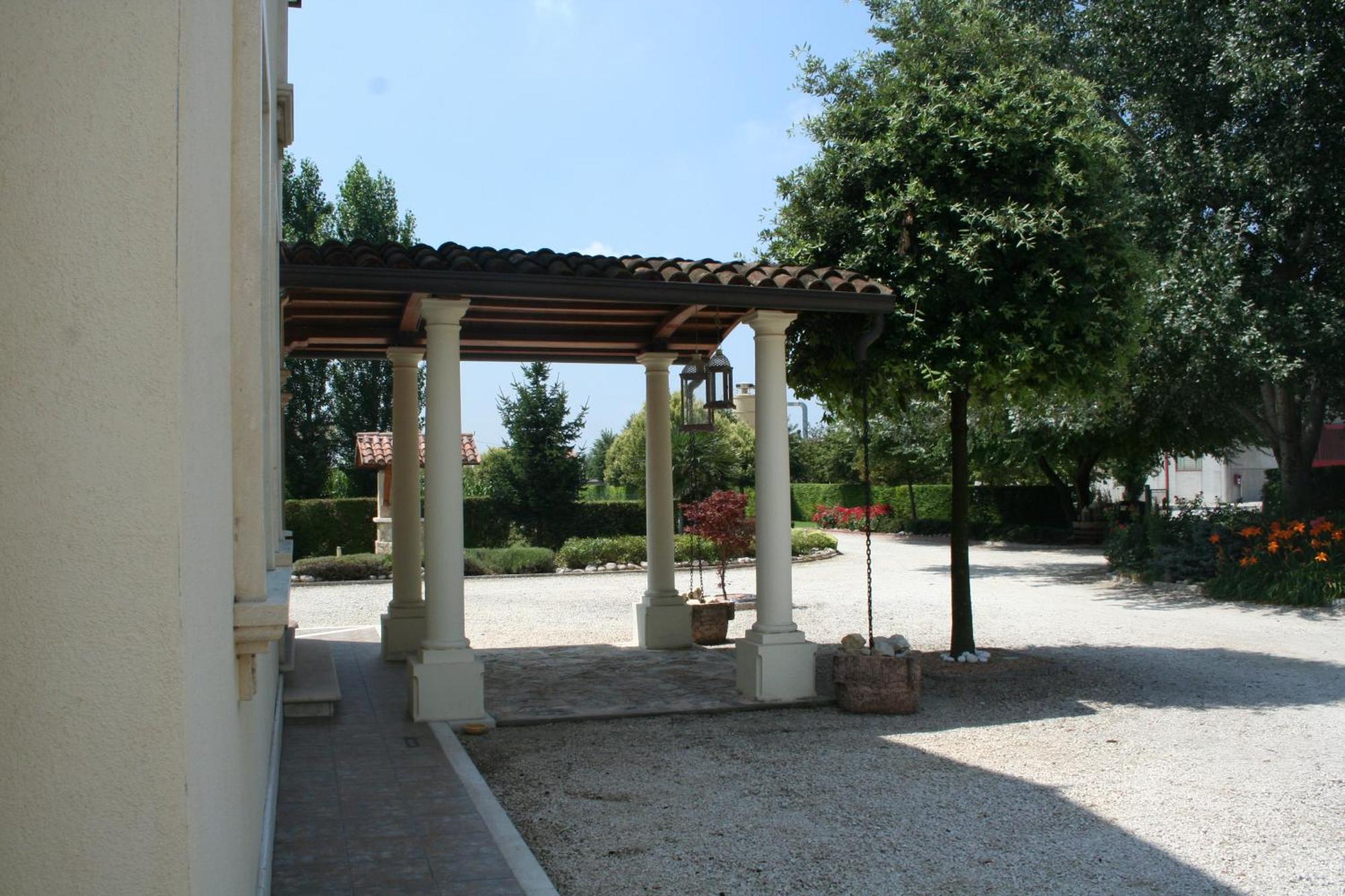 Villamoreno Merlara Exteriér fotografie