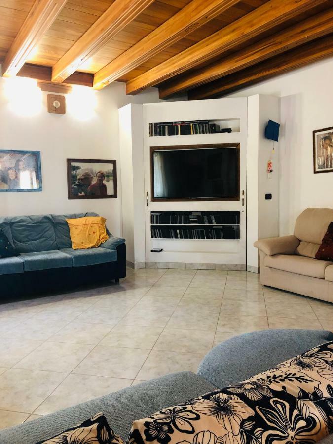 Villamoreno Merlara Exteriér fotografie